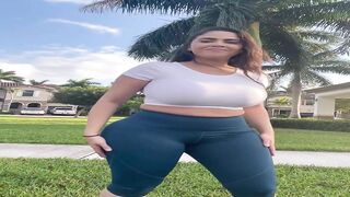 thick busty babe