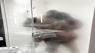 bootylicious babe fucked in the shower