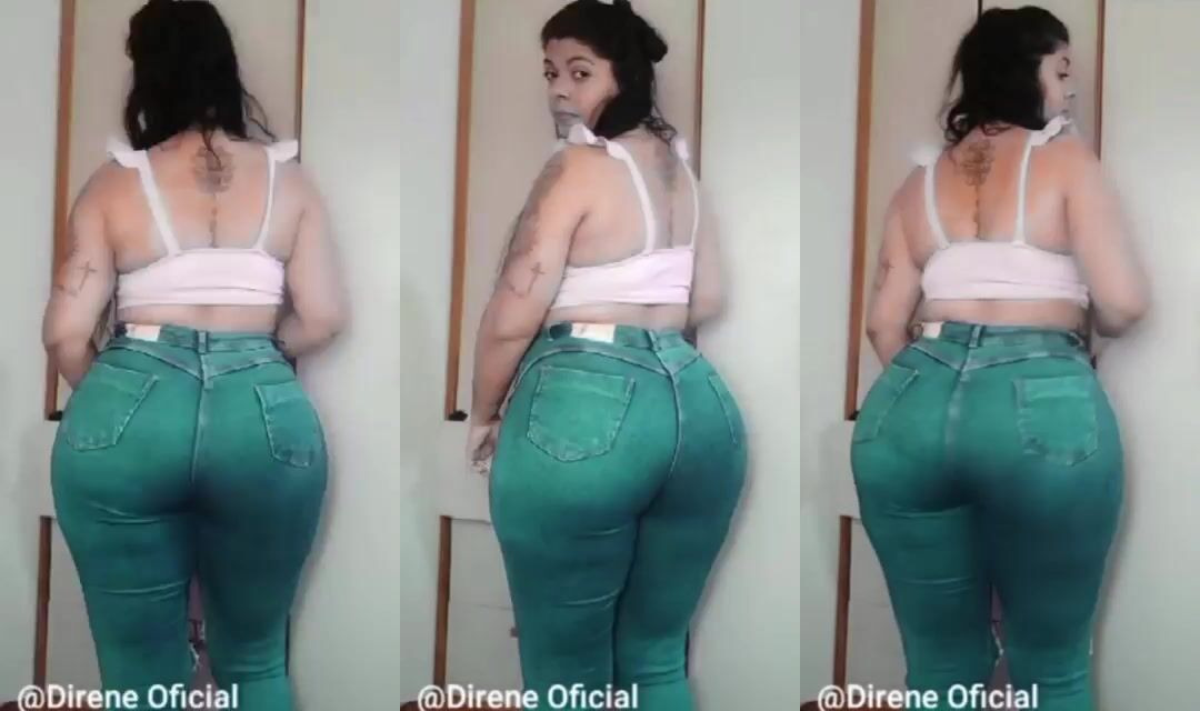 Bunduda Gostosa mostrando o Bundao